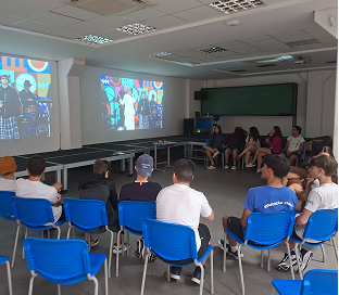 Foto de alunos do Ensino Fundamental II